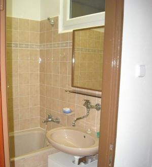 Prenajmem 2-izbový byt v Ba i - 370€/mesiac