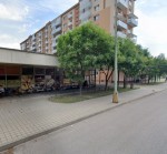 2 izb. zariadený byt so zasklenou lodžiou a garážou