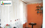 Dvojizbový byt s balkónom v centre. /CENA: 33.900 EUR / – fotka 3