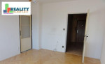 2. izb. byt s 2 balkónmi na Rovni – fotka 2